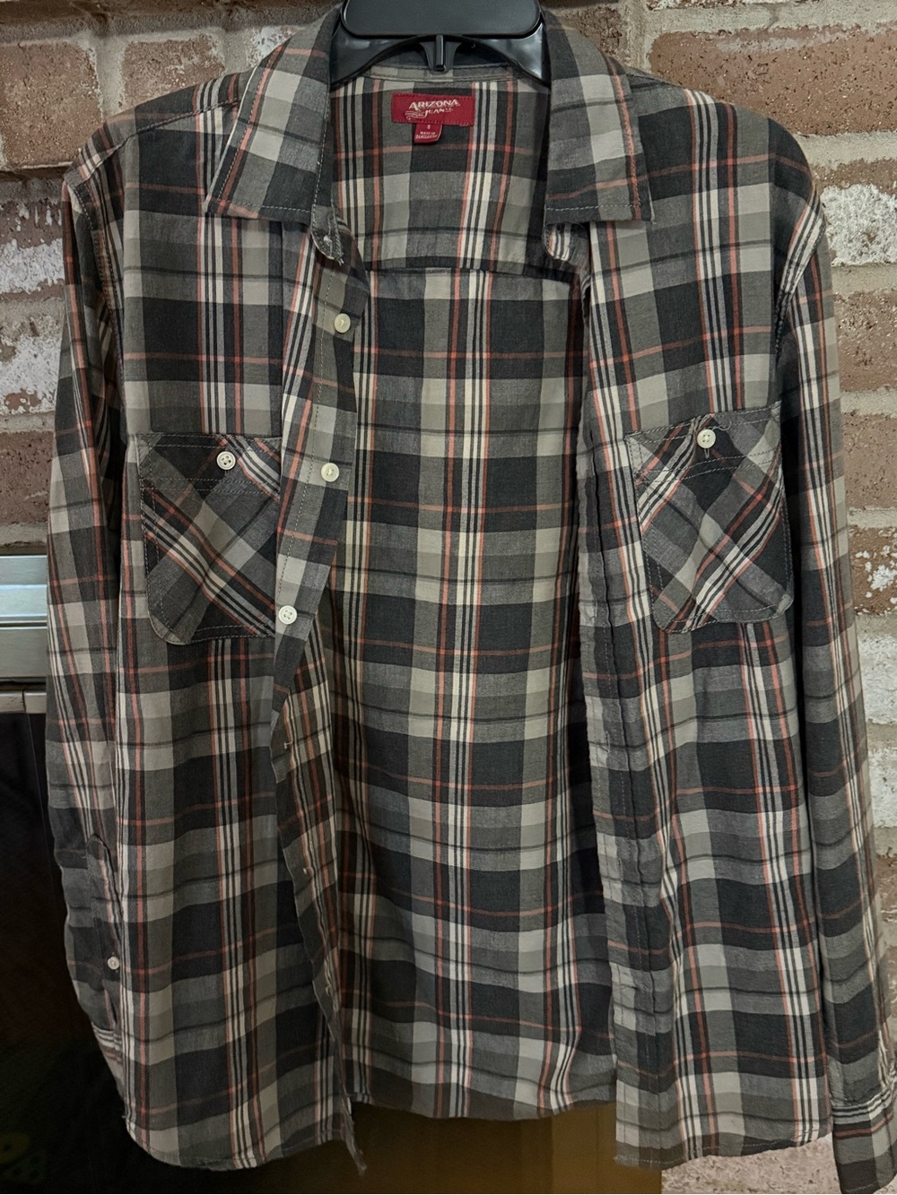 Arizona Men’s Black, Gray & Cream Plaid Button-Down Shirt